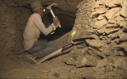 Opal mining in Ethiopia